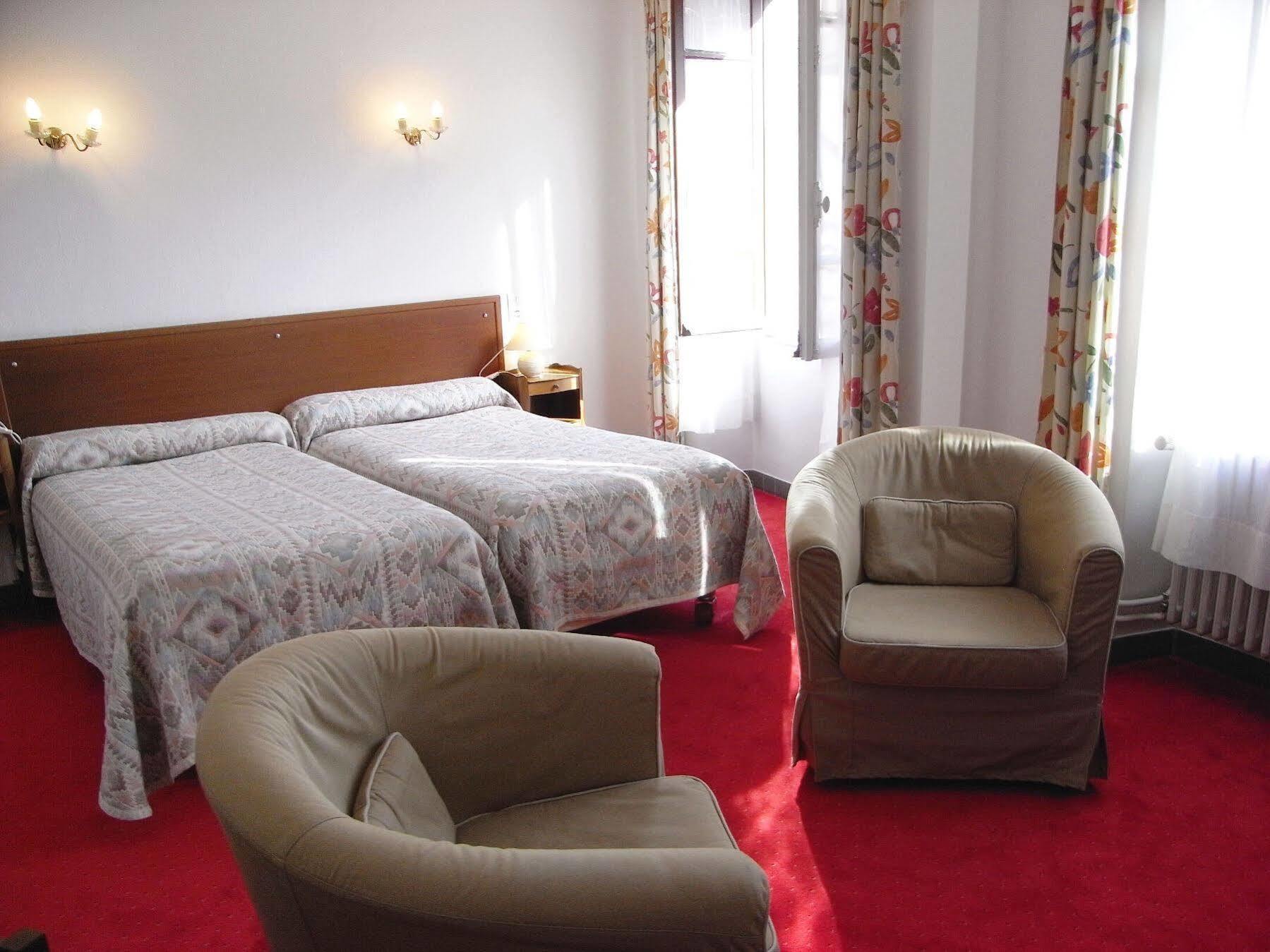 Hotel De Paris Poligny  Esterno foto