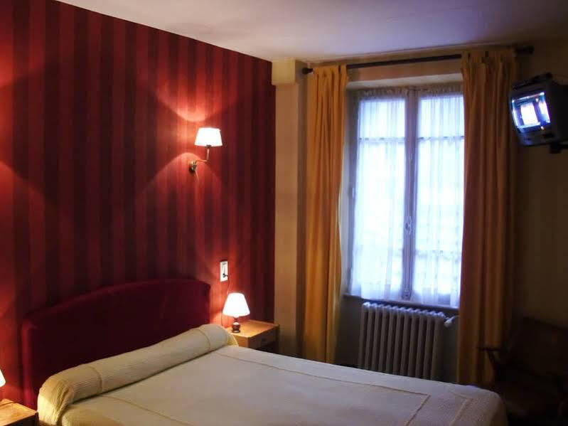 Hotel De Paris Poligny  Esterno foto